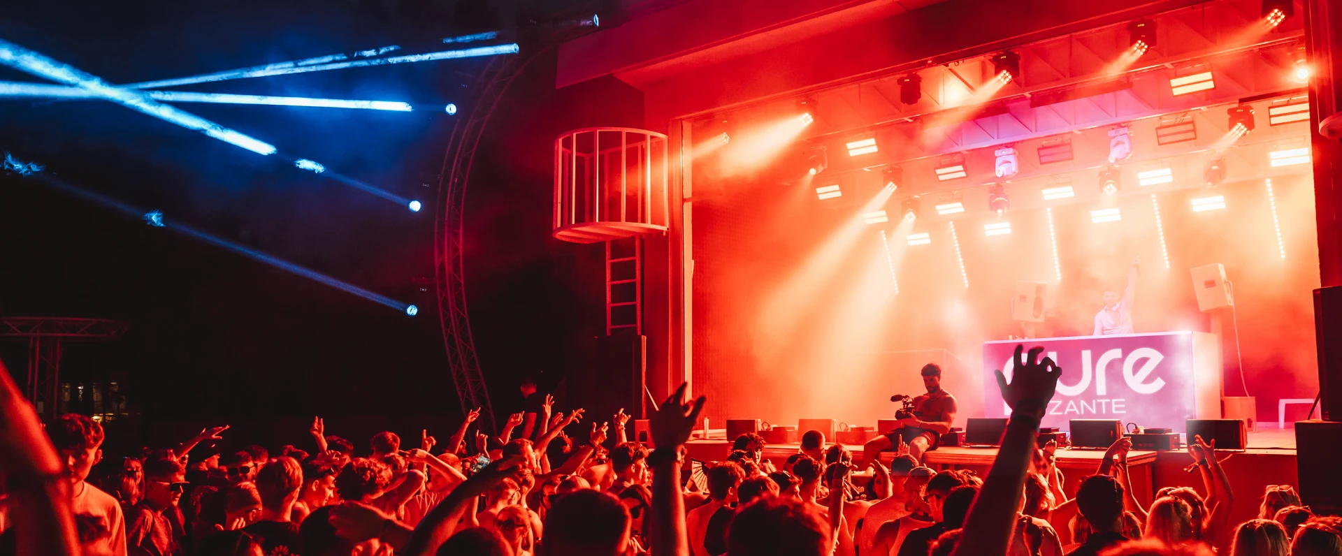 Pure Stage lights red edit