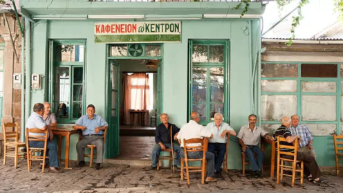 496x279-blog-greek-locals-678fa95d2b37c