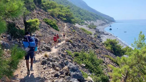 496x279-blog-hiking-zante-678f850d49720
